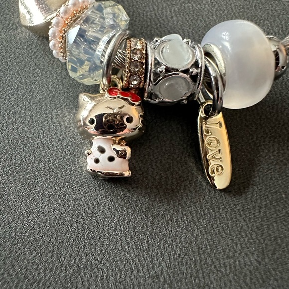New Hello Kitty Charm bracelet. - Picture 2 of 2